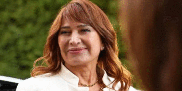 demet-akbagin-hayati